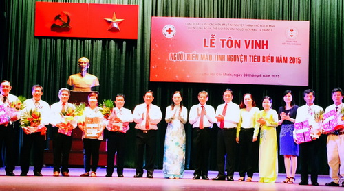 ນະຄອນໂຮ່ຈິມິນເຊີດຊູຜູ້ບໍລິຈາກເລືອດອາສາສະໝັກ780ຄົນ